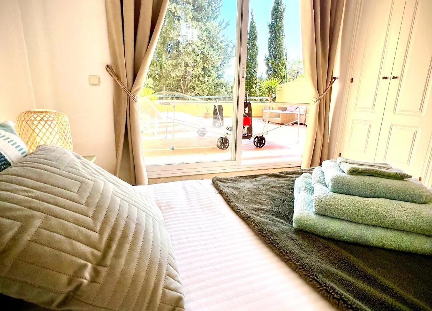 Marbella 2-Bed Apartment 0*,